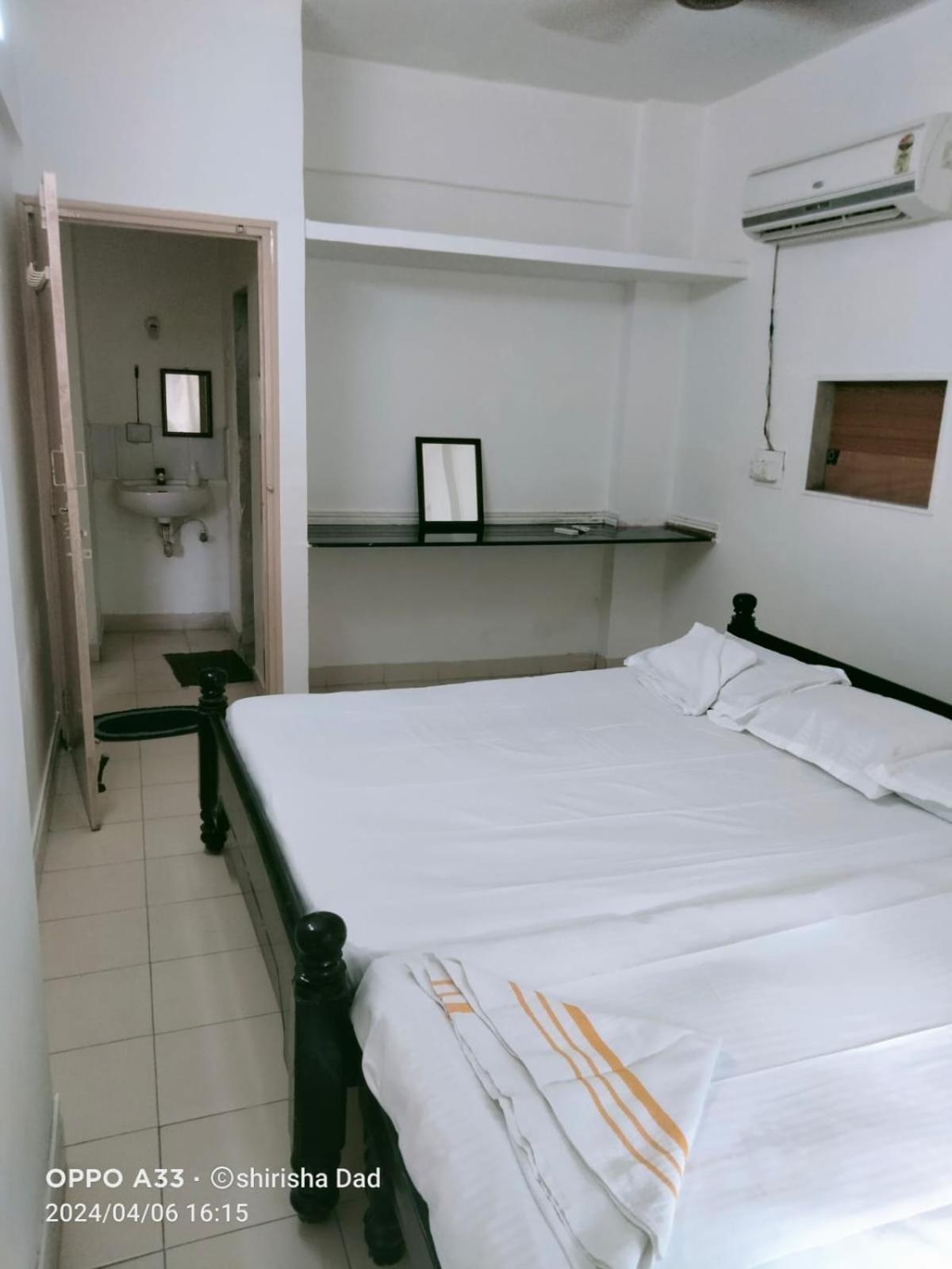 Vasavi Nivas Hotel Tirupati Kültér fotó