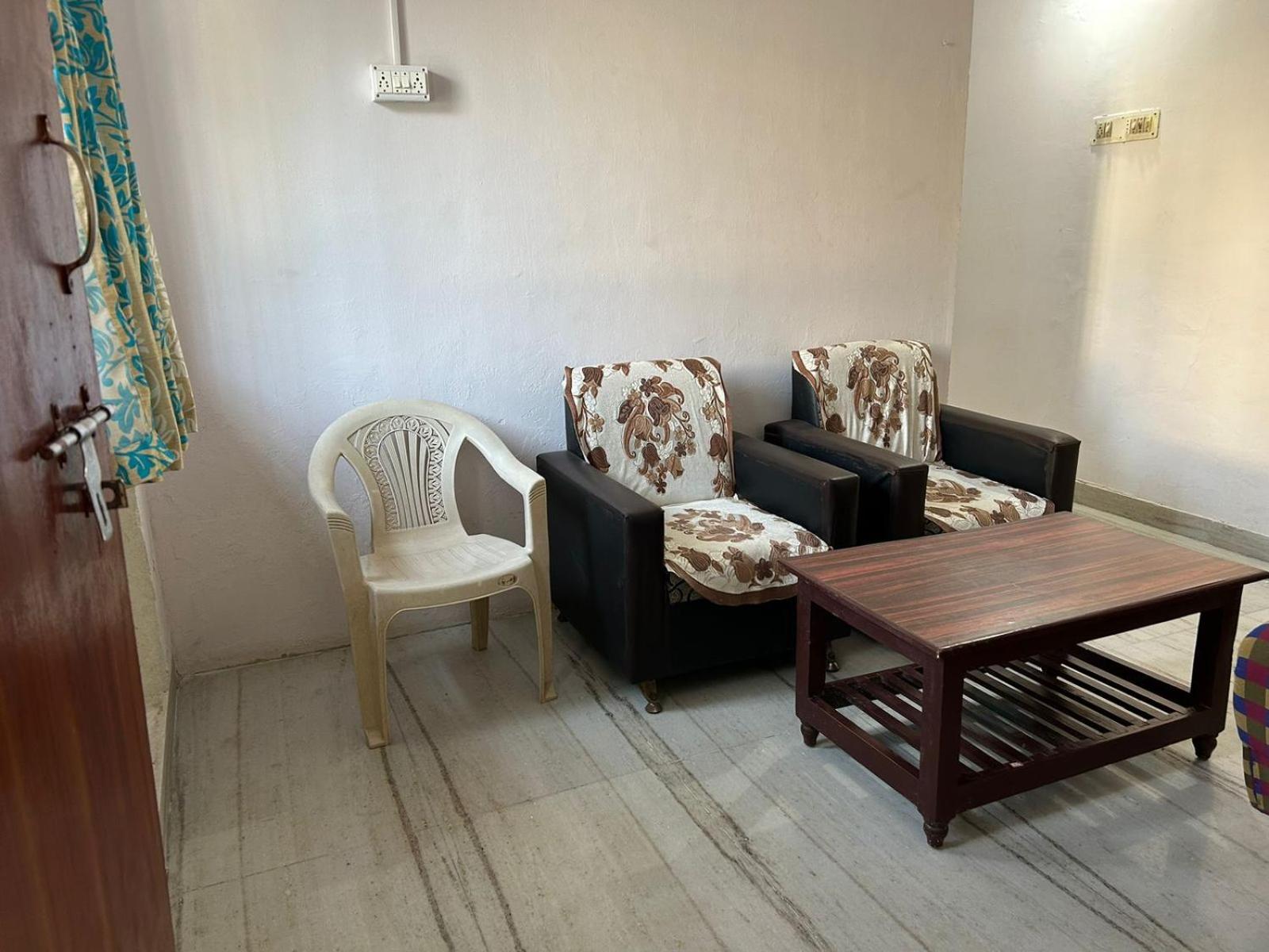Vasavi Nivas Hotel Tirupati Kültér fotó